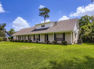 3513 E Bayou Dr, Shoreacres, TX 77571