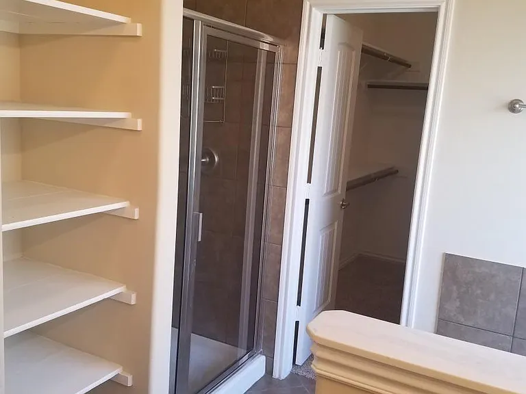 Oversize Master Shower