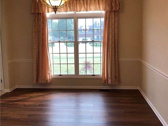 5th image of 3001 Fountain Cir