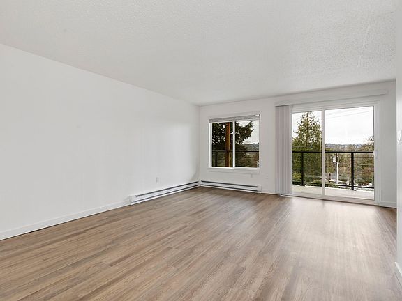 3rd image of 962 Sunset Blvd NE APT B2