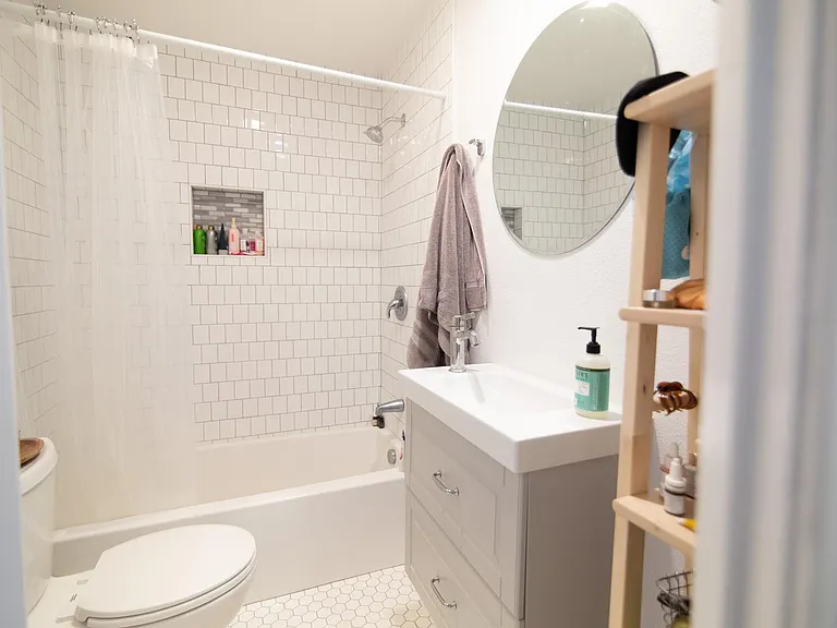 3852 La Salle Ave — Photo 4