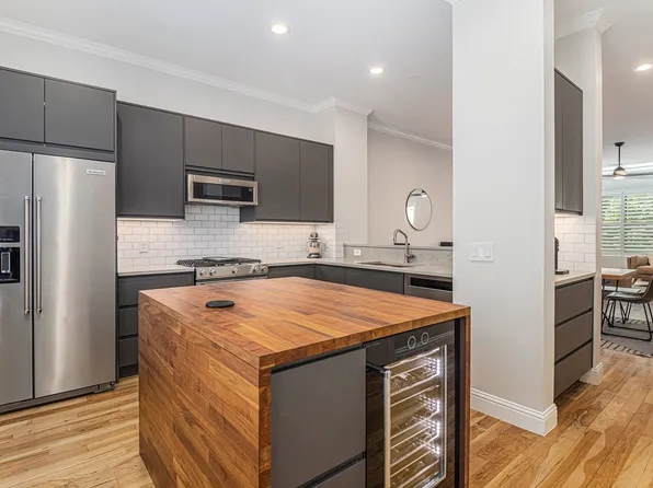 724 E Bluff St, Fort Worth, TX 76102