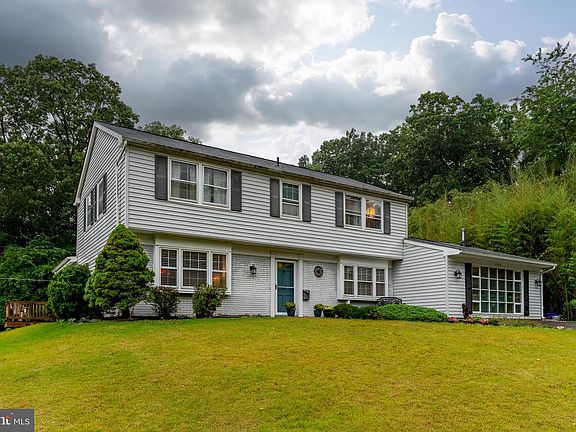 2nd image of 4908 Reston Ln