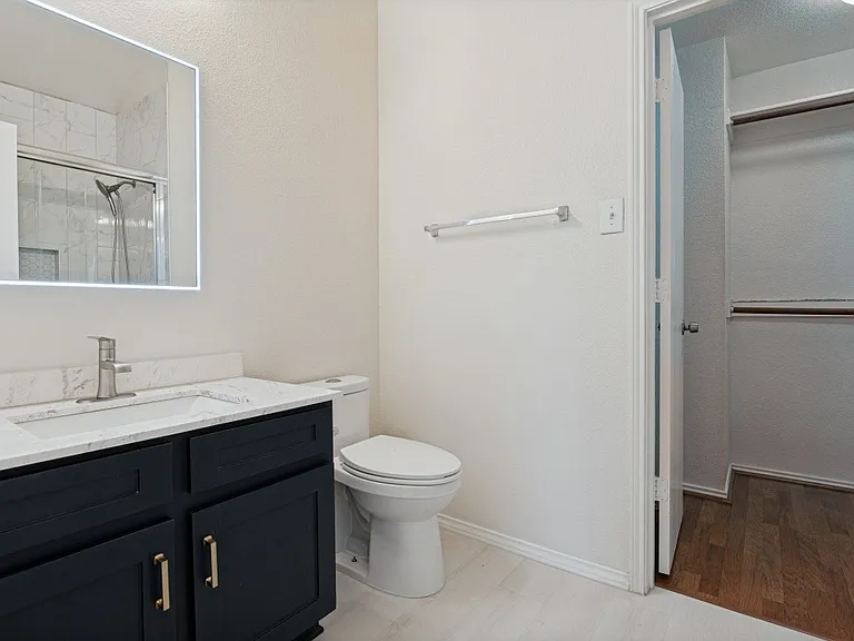 925 Jamie Dr — Photo 6