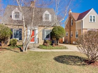 2542 N 73rd St, Wauwatosa, WI 53213