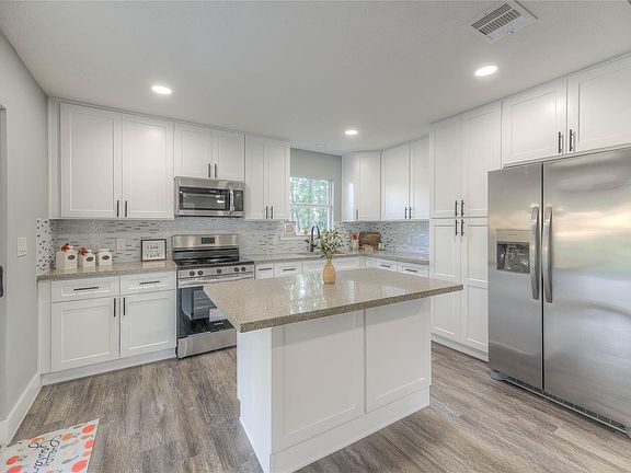 2nd image of 388 Sunrise Wood Rd