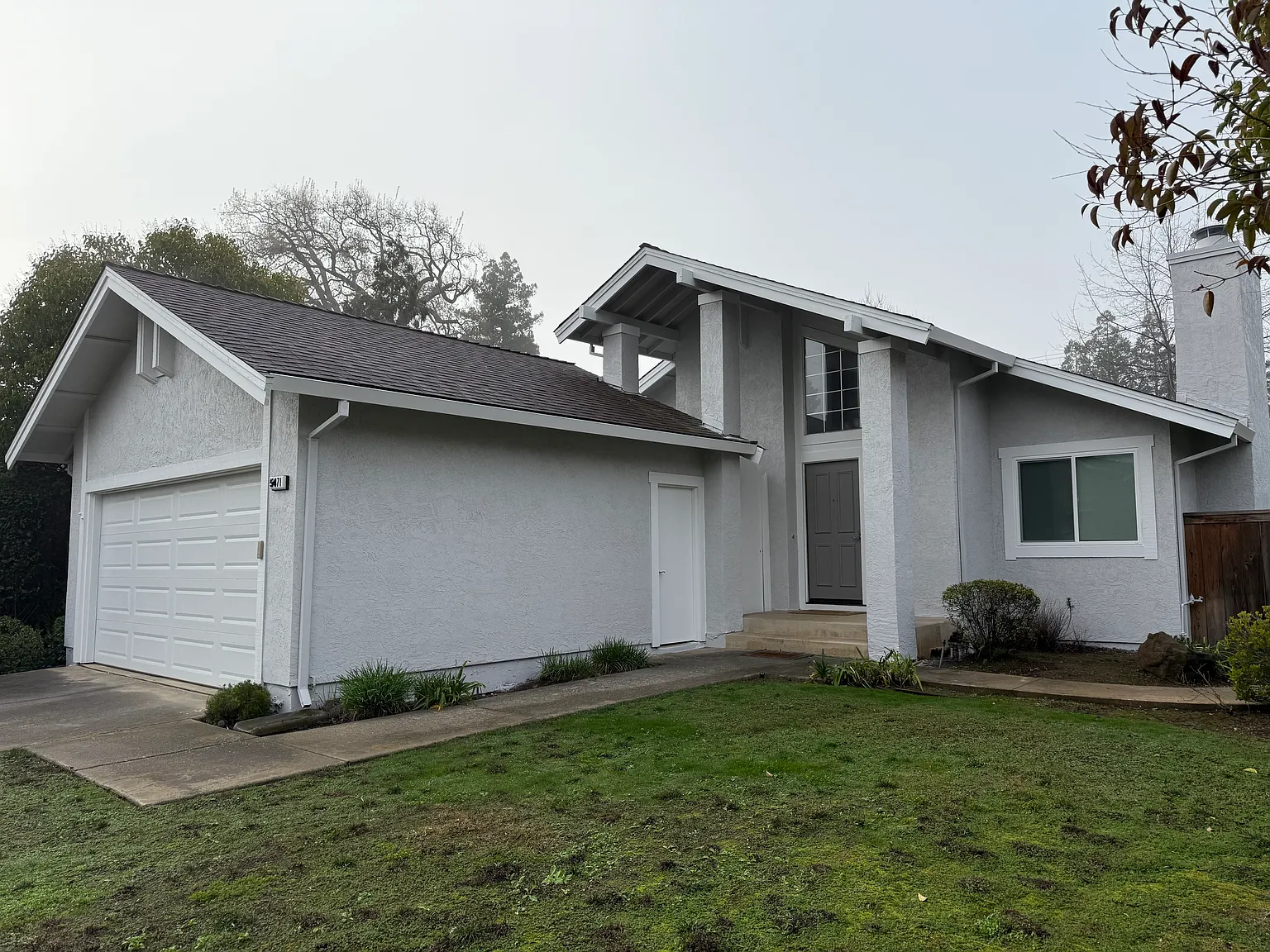 5471 Tara Dr photo 1