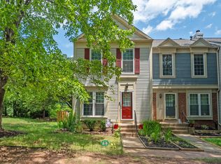 12136 Wedgeway Pl, Fairfax, VA 22033