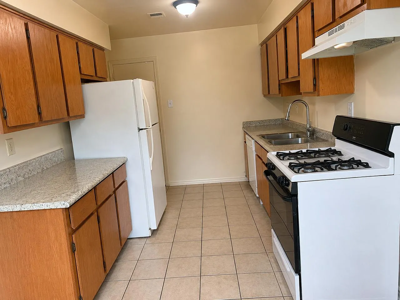 2 bed, 1282 sqft, $2,450 — Photo 4
