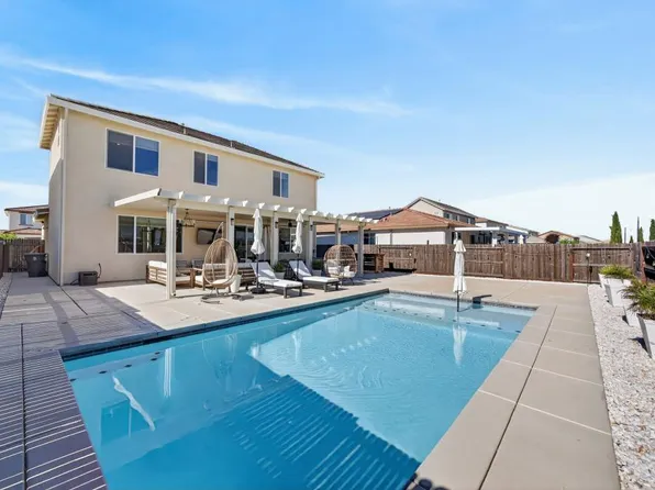 395 Sunol St, Lathrop, CA 95330