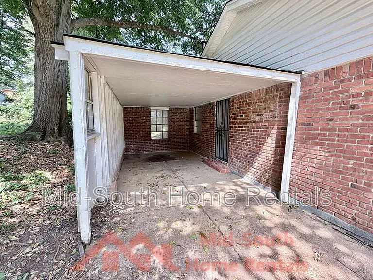 3191 Parham St — Photo 3