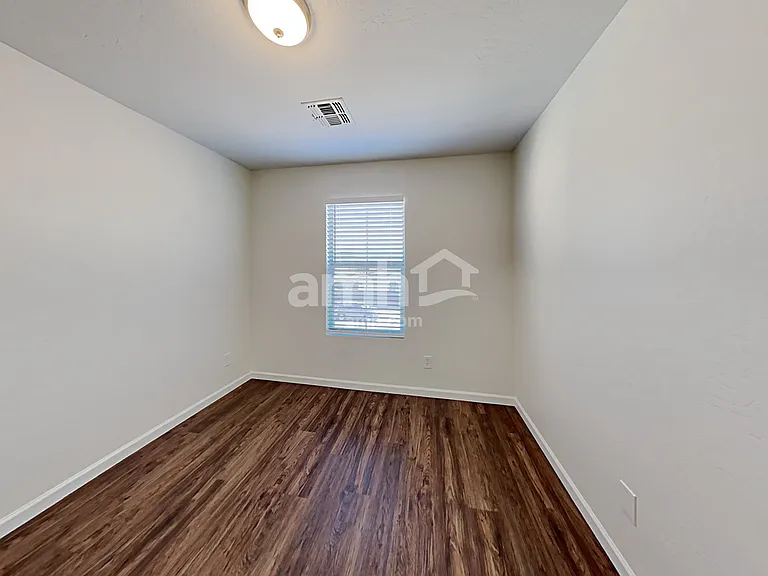 7008 S 38th Ln — Photo 12