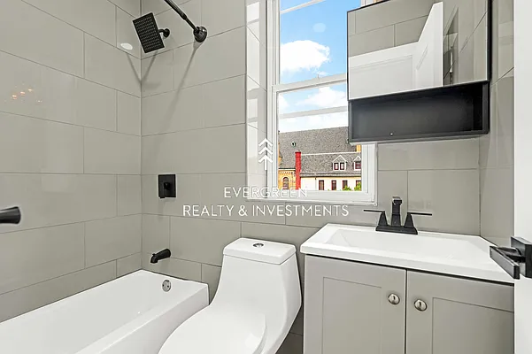 Rented by Evergreen Realty & Investments | media 7