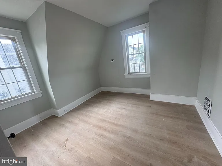 15 S Welles Ave — Photo 2