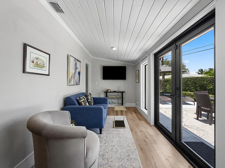 115 Highland Ln — Photo 17