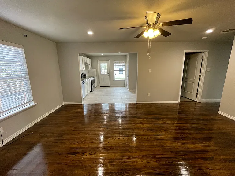 613 S Andrews Ave — Photo 2