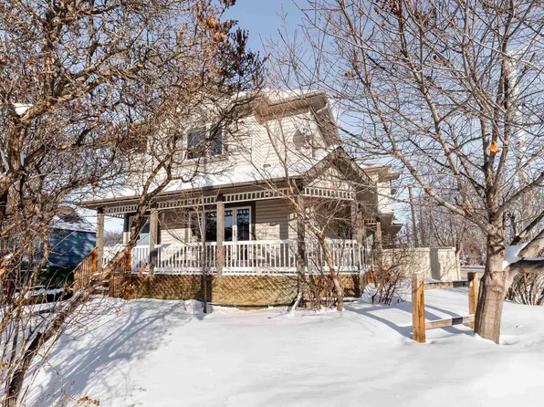 10906 72nd Ave NW, Edmonton, AB T6G 0A9