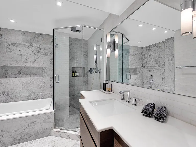 135 W 70th St #4D — Photo 7