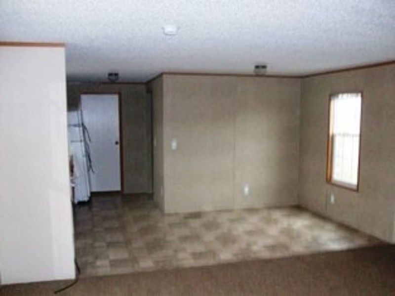 2nd image of 8 Vevay Dr W