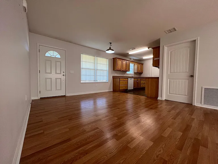 1860 NE Roberts Trl — Photo 8