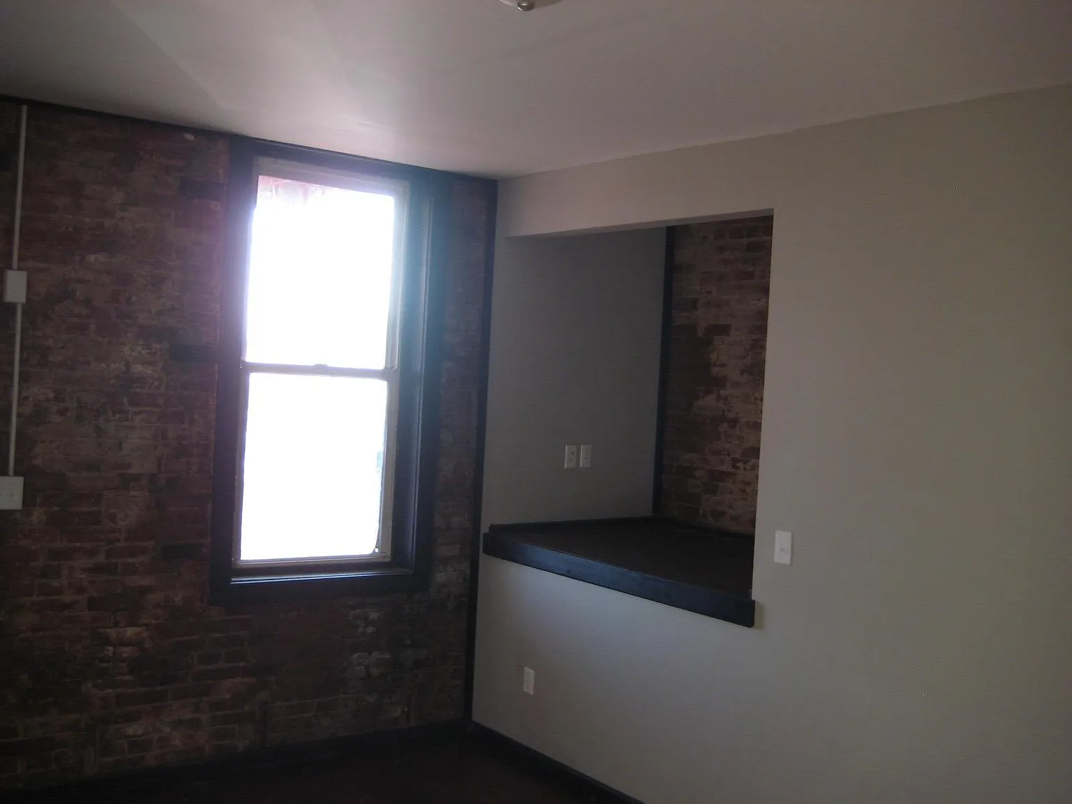 2 bed, 1000 sqft, $875 — Photo 3