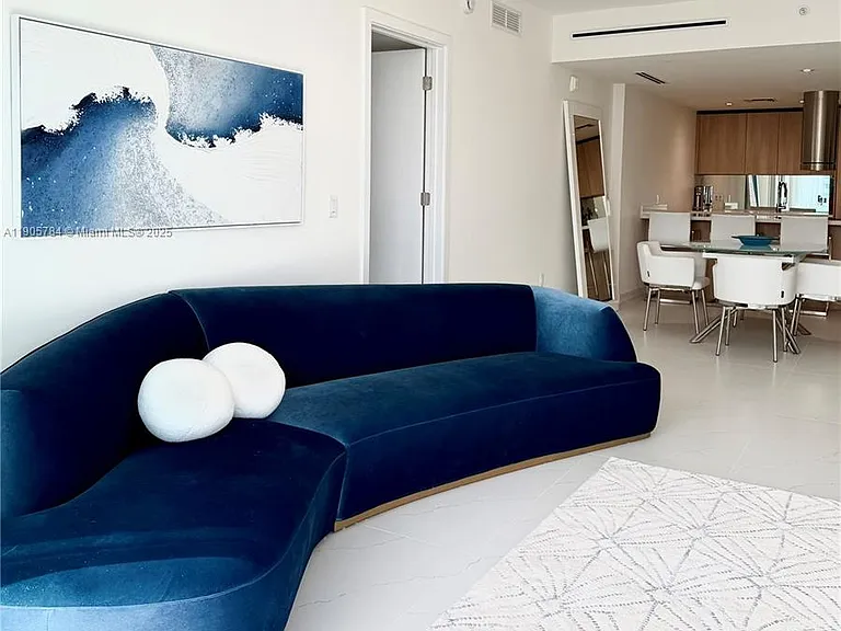 9901 E Bay Harbor Dr #505 — Photo 9