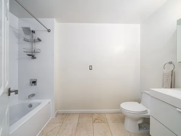 515 Gregory Avenue image 5 of 12