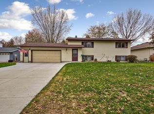 413 17th Ave NE, Waseca, MN 56093