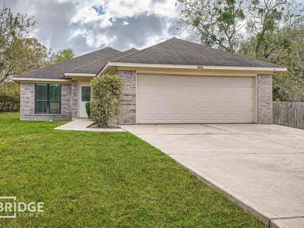 12678 Lake Conroe Hills Dr, Willis, TX 77318