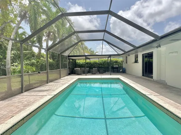 19241 SW 93rd Rd, Cutler Bay, FL 33157