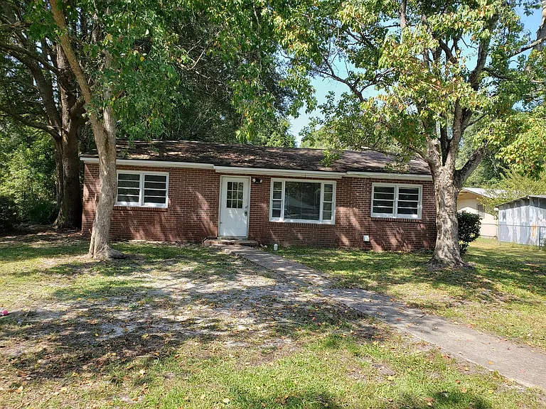 404 Patton Rd — Photo 2