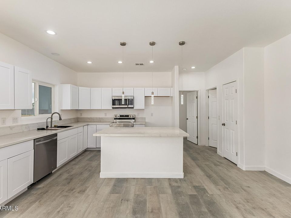 1st image of 15532 S PATAGONIA Road
