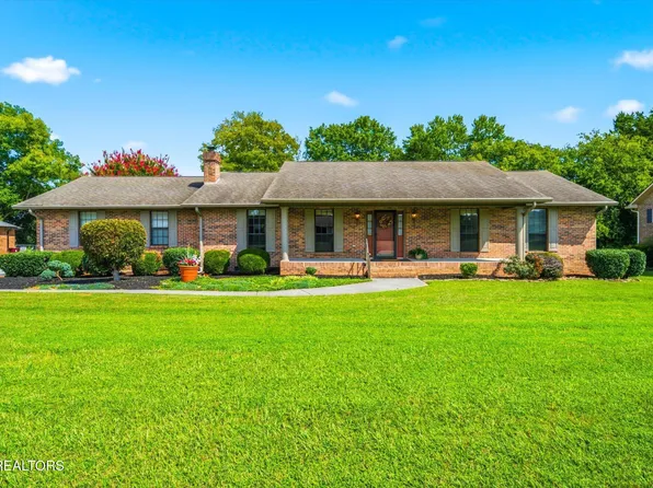 855 Westgate Dr, Alcoa, TN 37701