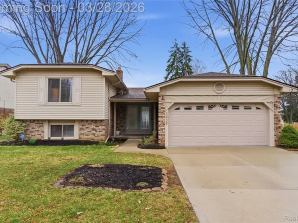 3438 Harmony Dr, Troy, MI 48083