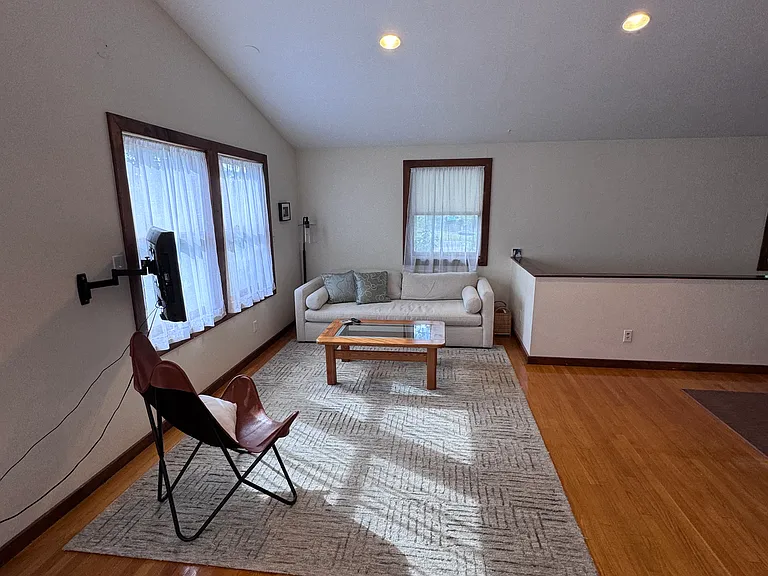22 Perkins St #R — Photo 4