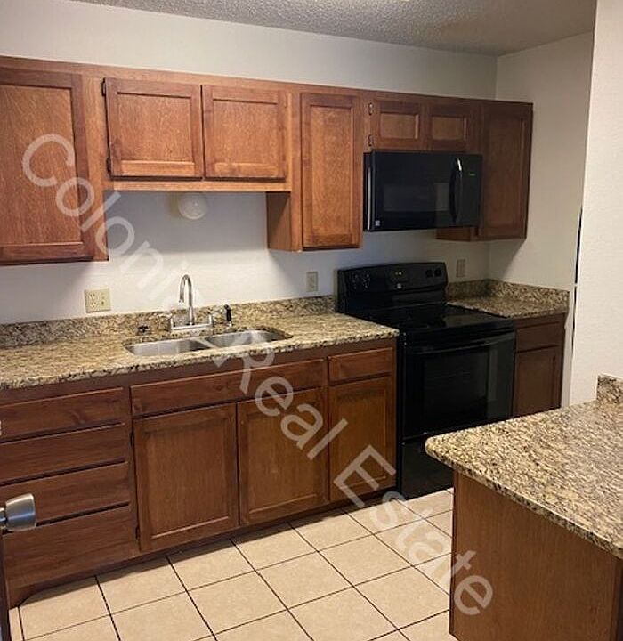 1st image of 813 Laurelwood Dr APT 1A