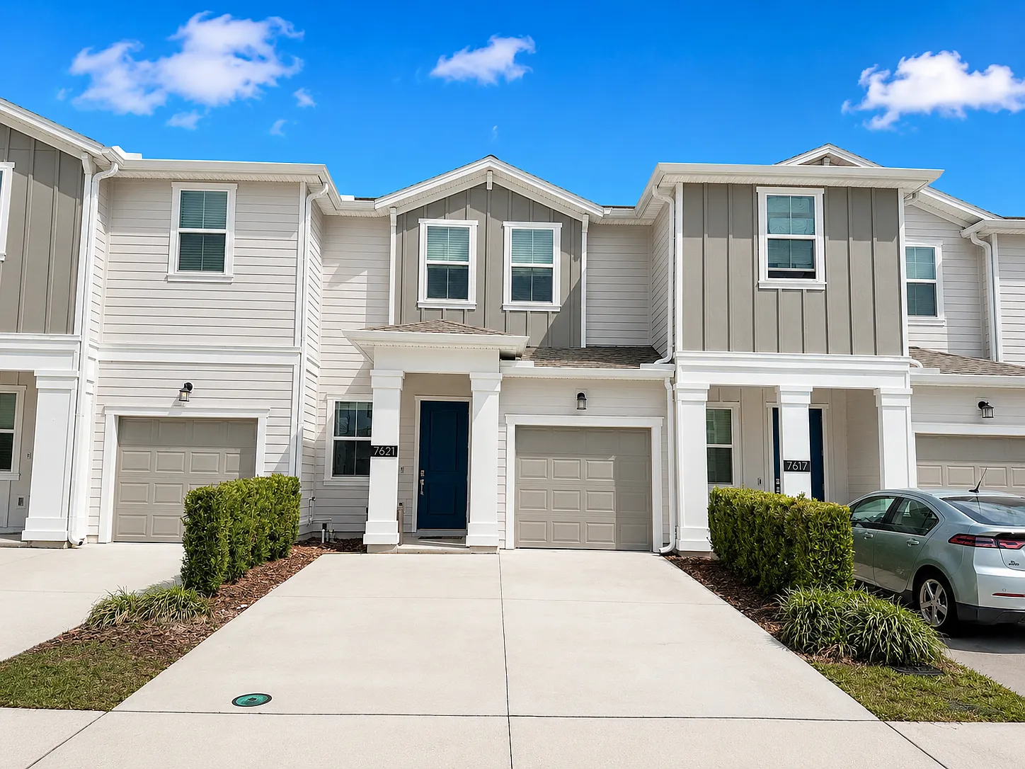 3 bed, 2.5 bath, 1674 sqft, $2,100 — Photo 1