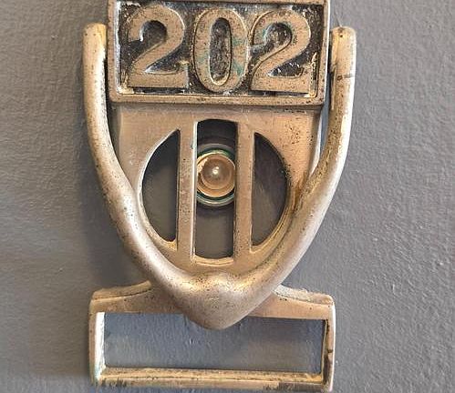 3rd image of 305 C St NE APT 202