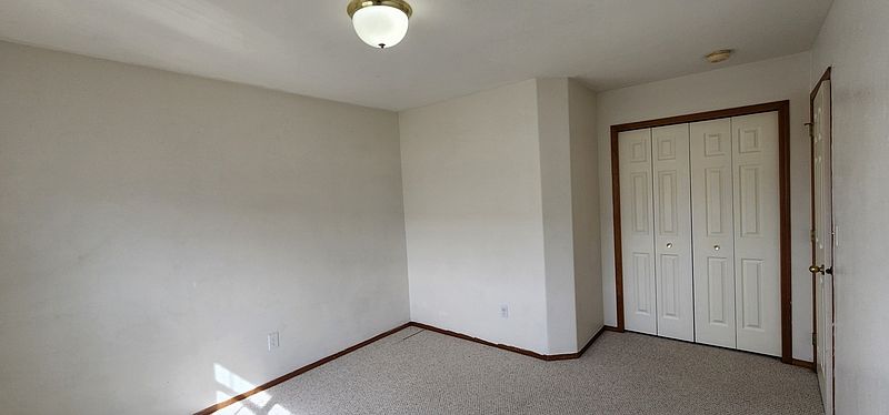 1st image of 1326 S Skyline Dr E