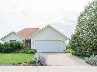 809 Jones St, Walnut, IA 51577