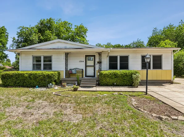 1304 Larry Dr, Garland, TX 75041