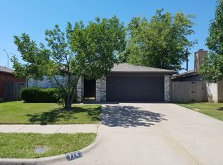 716 Charles City Dr, Arlington, TX 76018