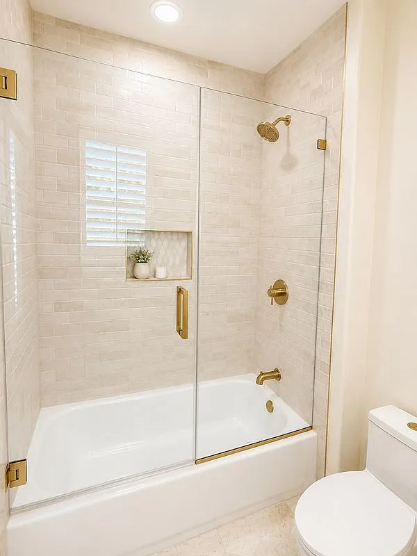 5 bed, 4.5 bath, 3138 sqft, $7,000 — Photo 2