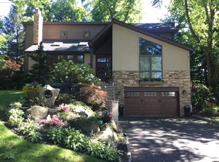 55 Royden Rd, Tenafly, NJ 07670