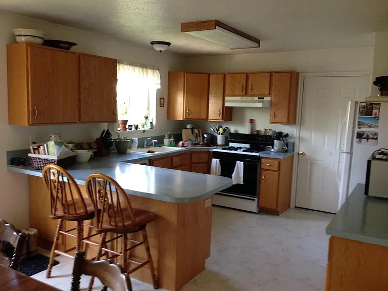 238 N 700 E #2 — Photo 6