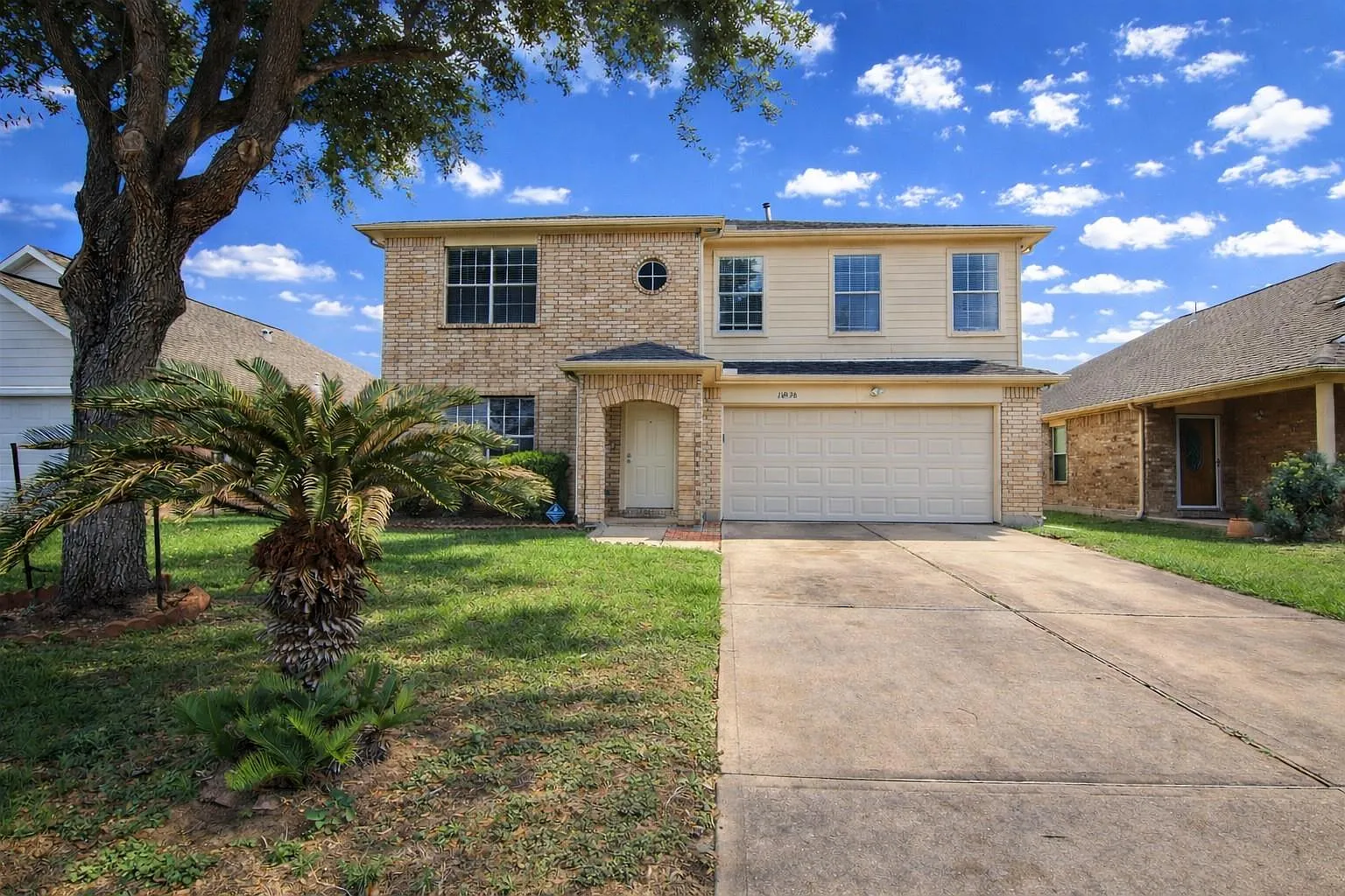 3 bed, 2.5 bath, 2363 sqft, $1,995 — Photo 1
