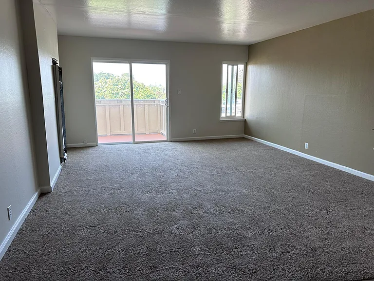 3270 Cabrillo Ave #435 — Photo 5