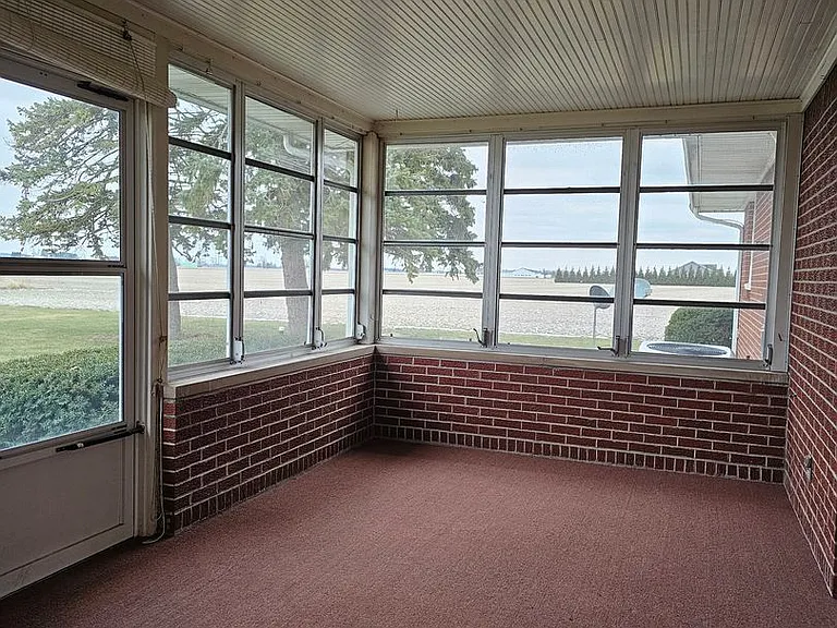 23032 Dixie Hwy — Photo 15
