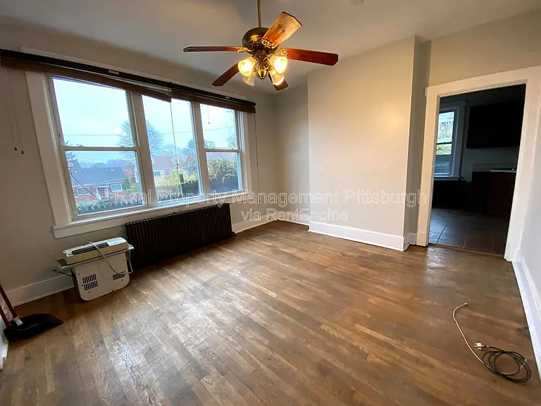 318 Kaercher St — Photo 4
