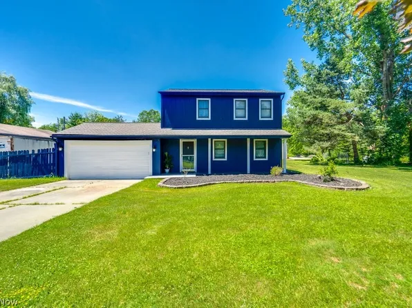 2726 E Pioneer Trl, Aurora, OH 44202